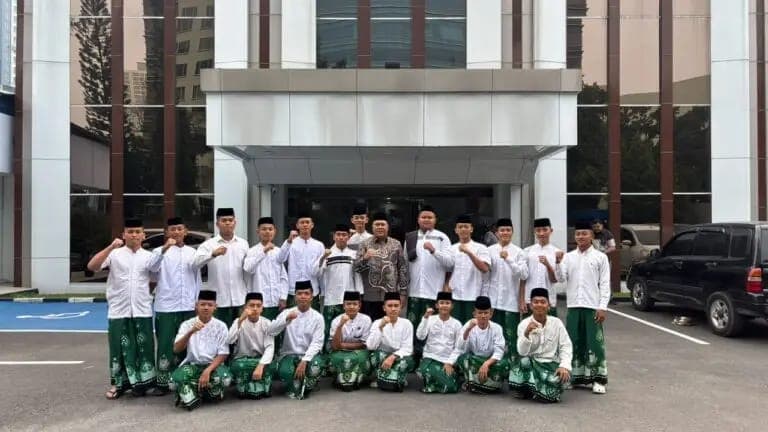 25 Santri Darul Hikmah TPI Medan Saksikan Langsung OASE Iman TVRI