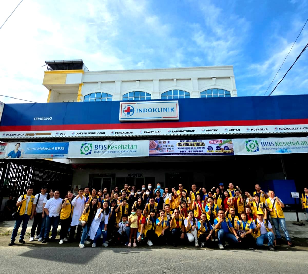 Lions Club Bersama Indoklinik, Alhesa Group dan Yayasan Lingkaran Cinta Kasih Gelar Bakti Sosial untuk 200 Warga