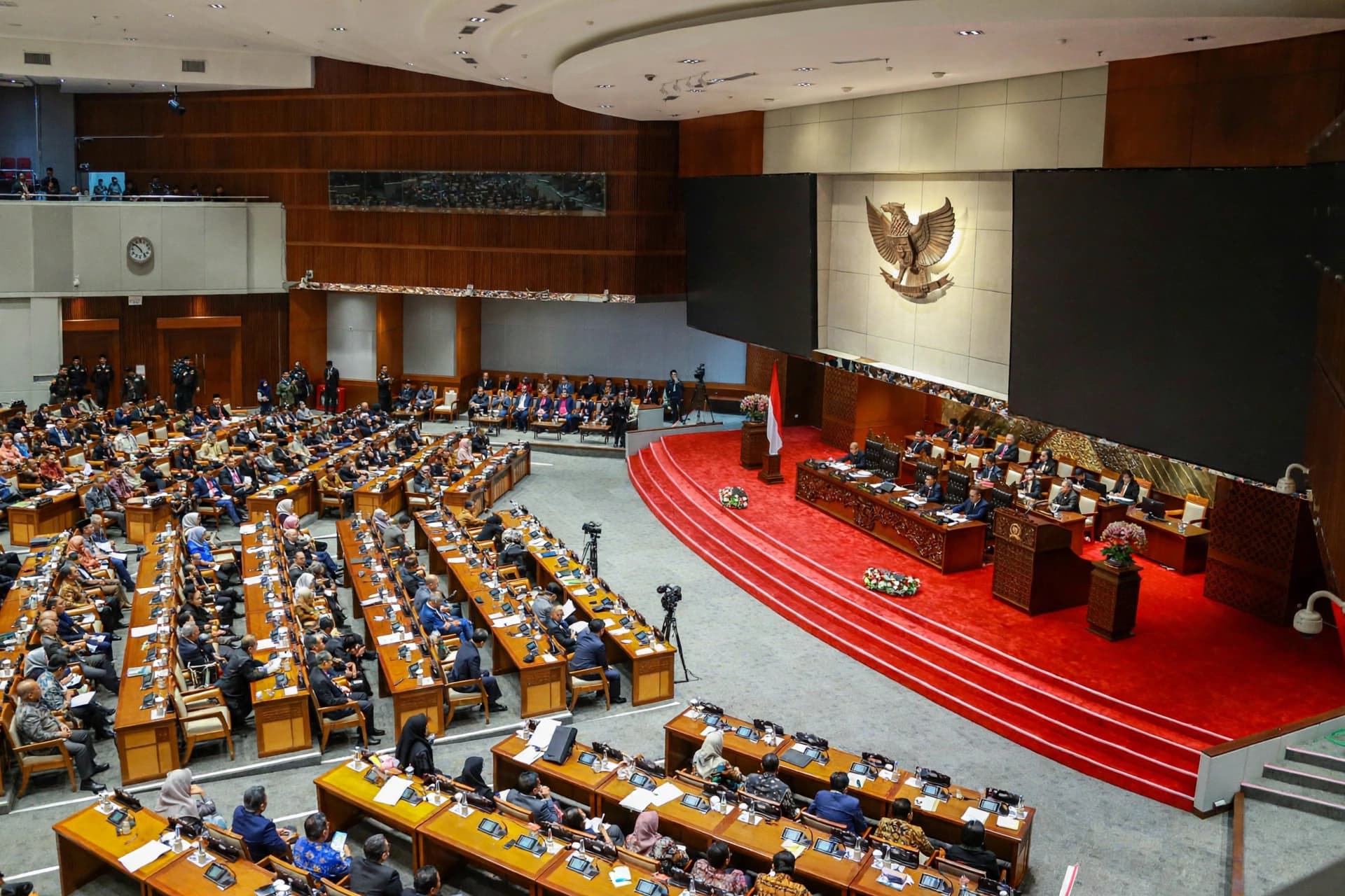Contoh Berita: Sidang Paripurna Bahas Rancangan Anggaran Tahun Depan